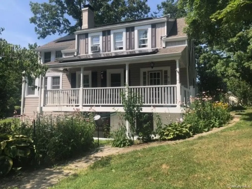 21 Overlook Road Poughkeepsie NY 12603