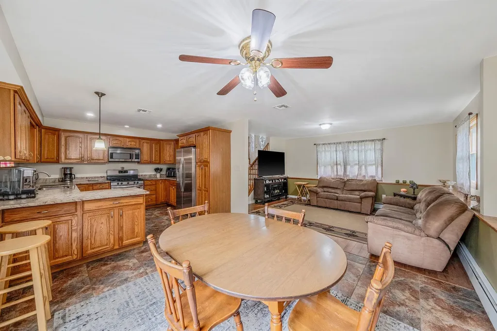 4 Flintlock Lane Selden NY 11784