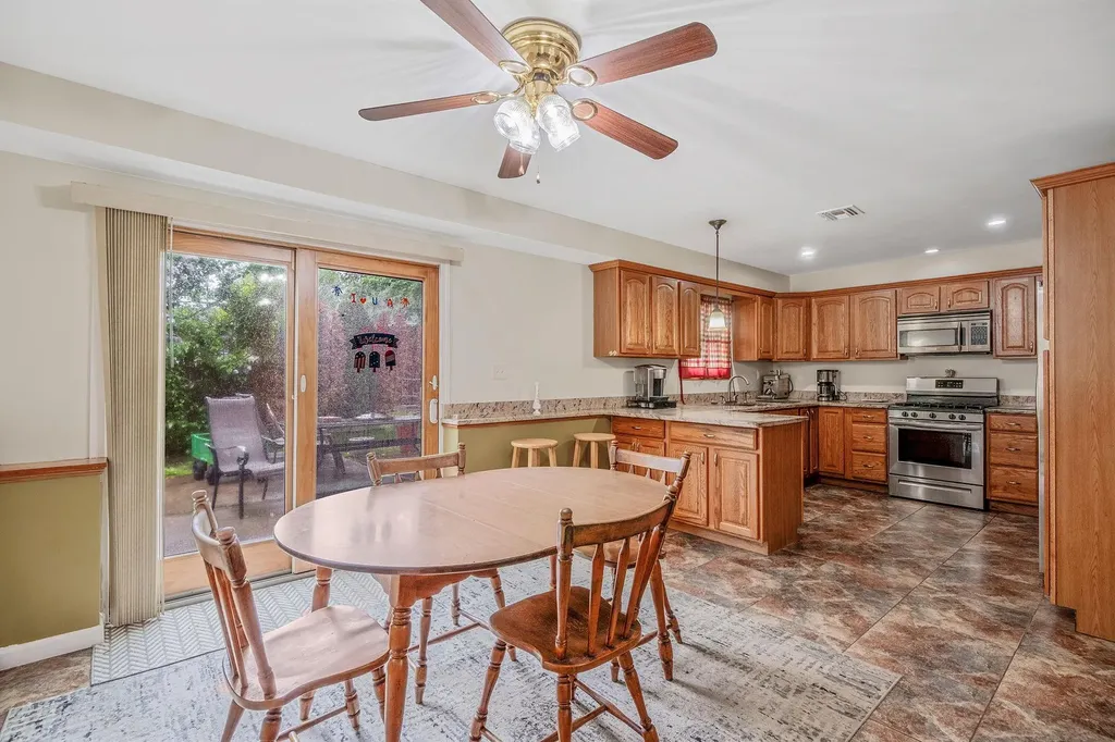 4 Flintlock Lane Selden NY 11784