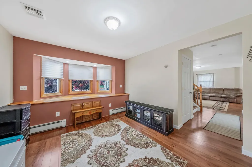 4 Flintlock Lane Selden NY 11784