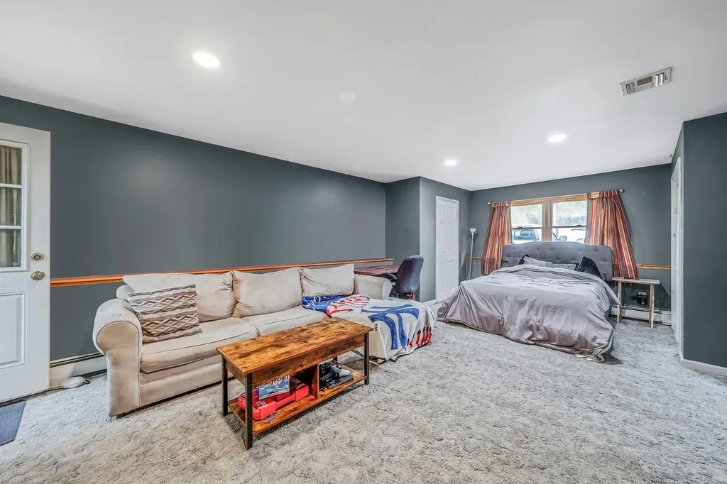 4 Flintlock Lane Selden NY 11784