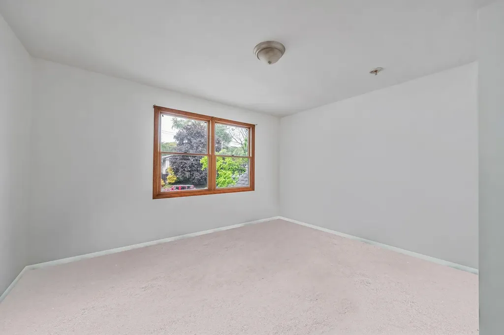 4 Flintlock Lane Selden NY 11784