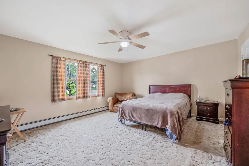 4 Flintlock Lane Selden NY 11784