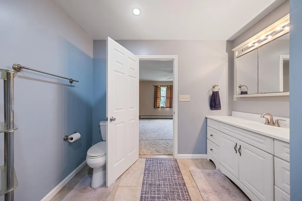 4 Flintlock Lane Selden NY 11784