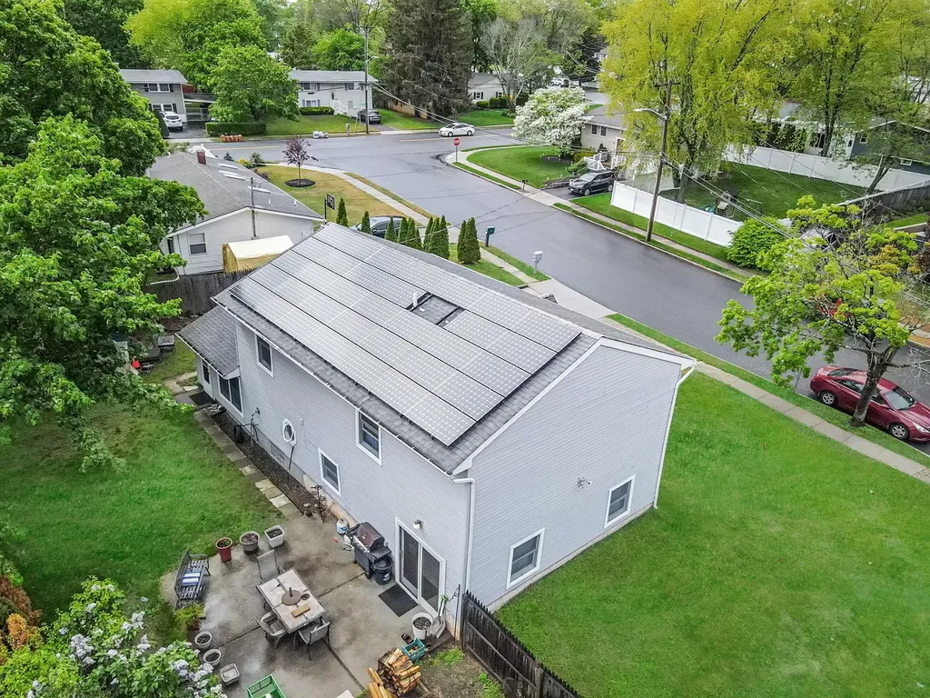 4 Flintlock Lane Selden NY 11784