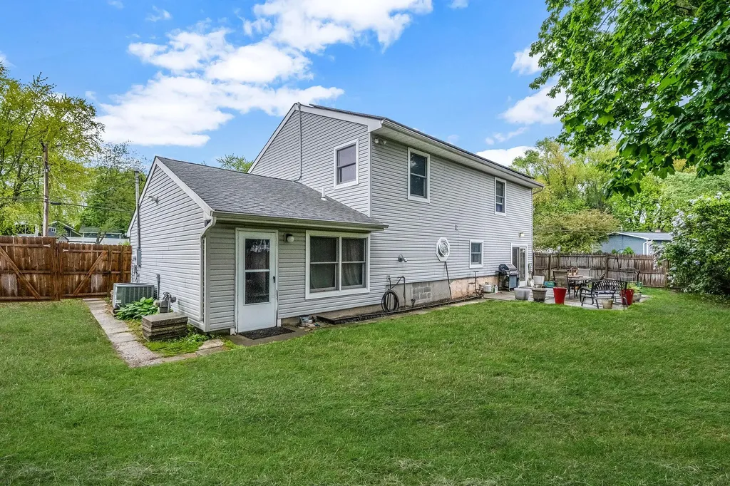 4 Flintlock Lane Selden NY 11784