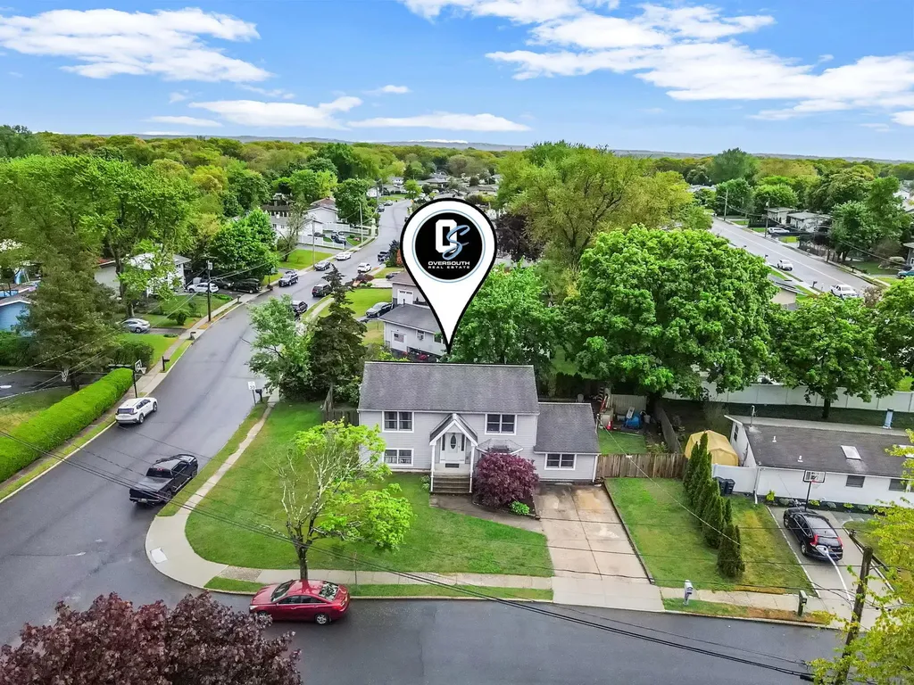 4 Flintlock Lane Selden NY 11784