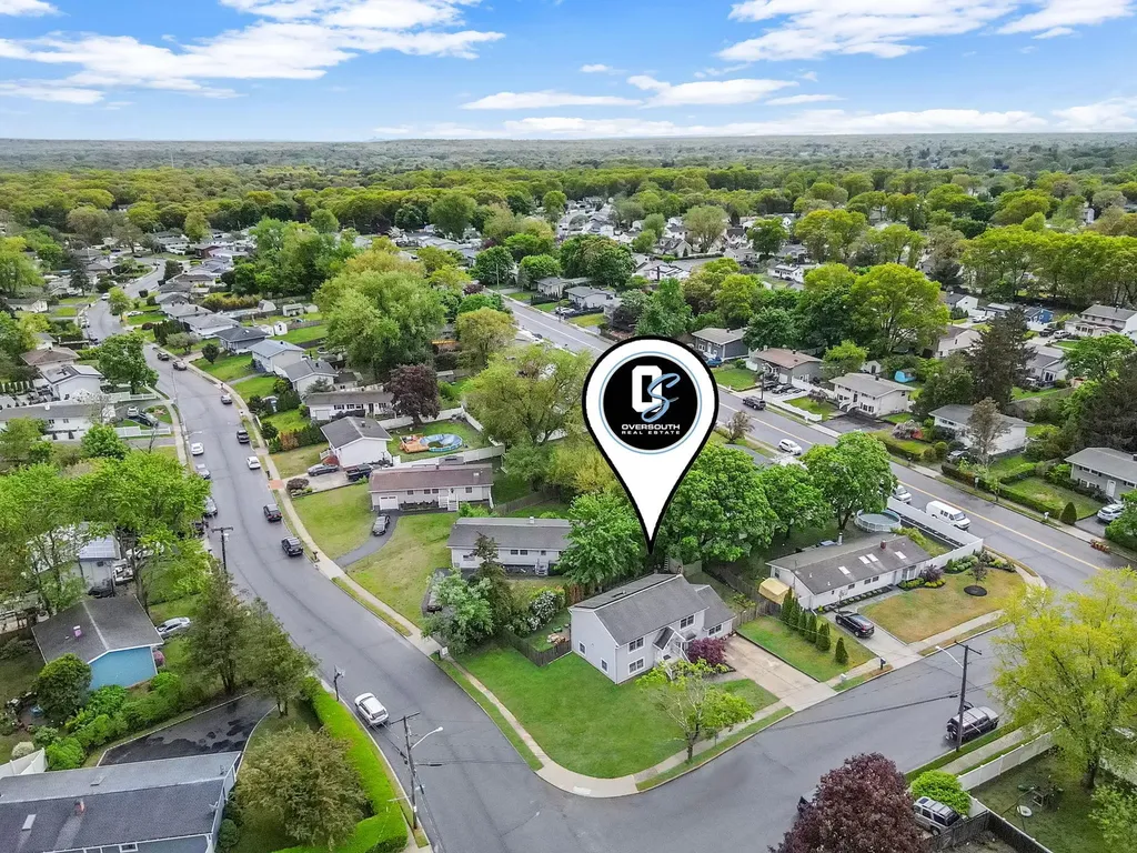 4 Flintlock Lane Selden NY 11784