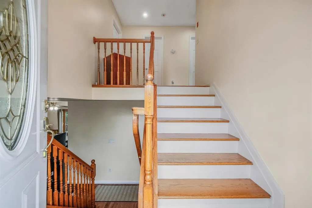 4 Flintlock Lane Selden NY 11784