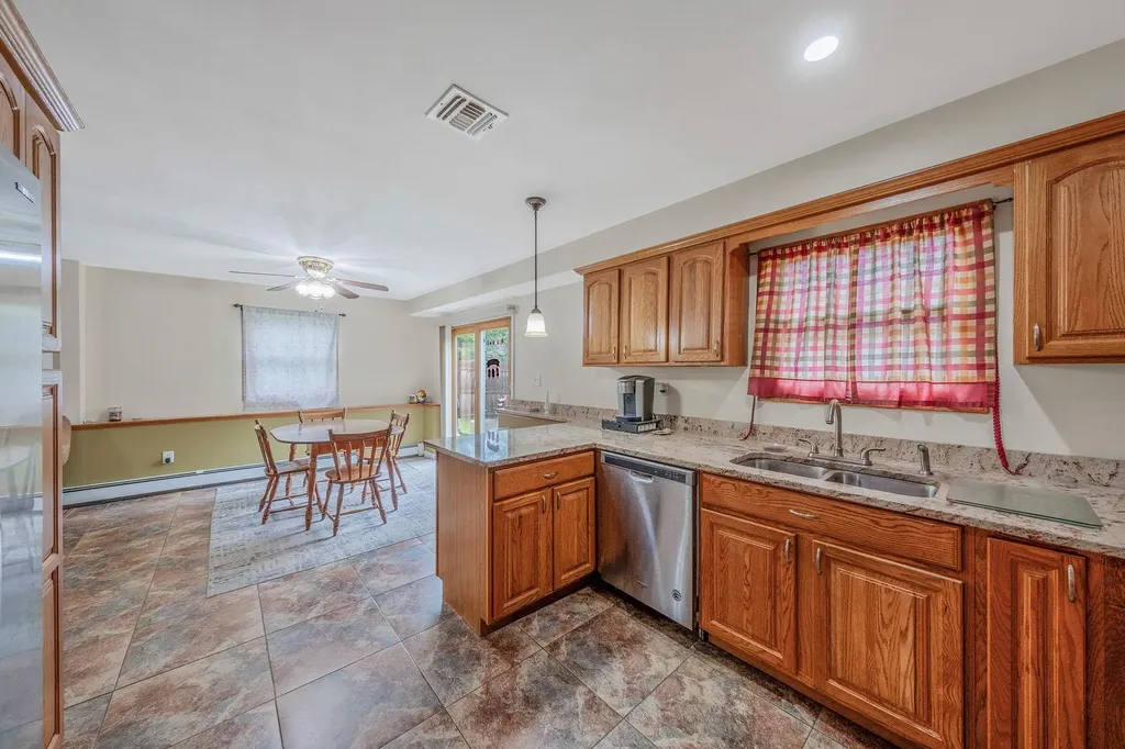 4 Flintlock Lane Selden NY 11784