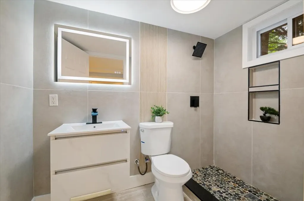 12 Graystone Lane Smithtown NY 11787