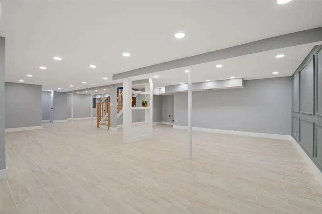 12 Graystone Lane Smithtown NY 11787