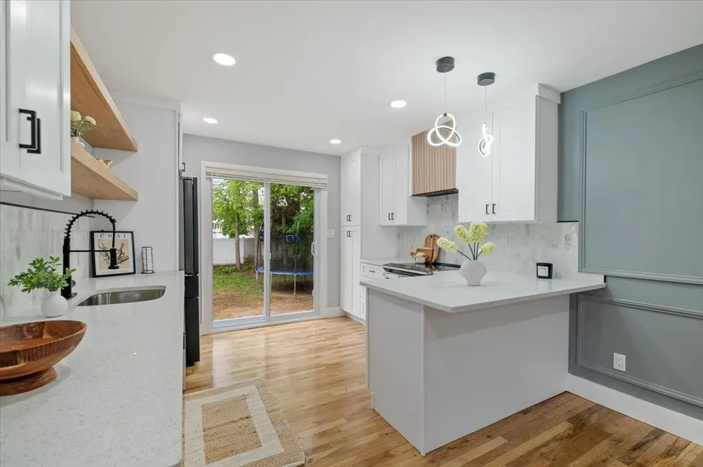 12 Graystone Lane Smithtown NY 11787