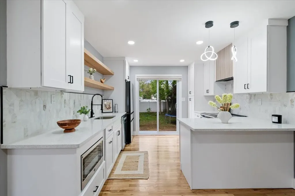 12 Graystone Lane Smithtown NY 11787