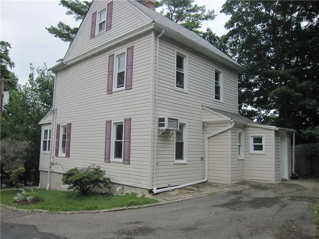 8 Winthrop Avenue Larchmont NY 10538