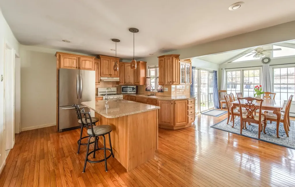 15 Simmons Drive Saugerties NY 12477