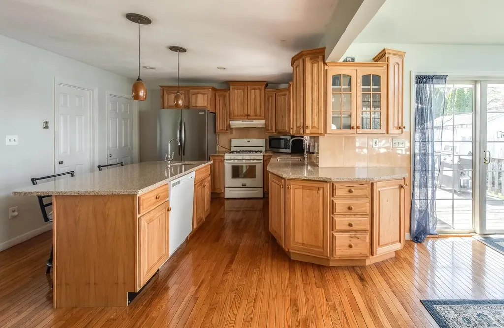 15 Simmons Drive Saugerties NY 12477