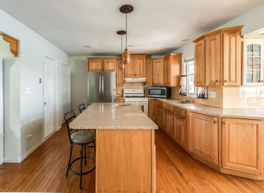 15 Simmons Drive Saugerties NY 12477