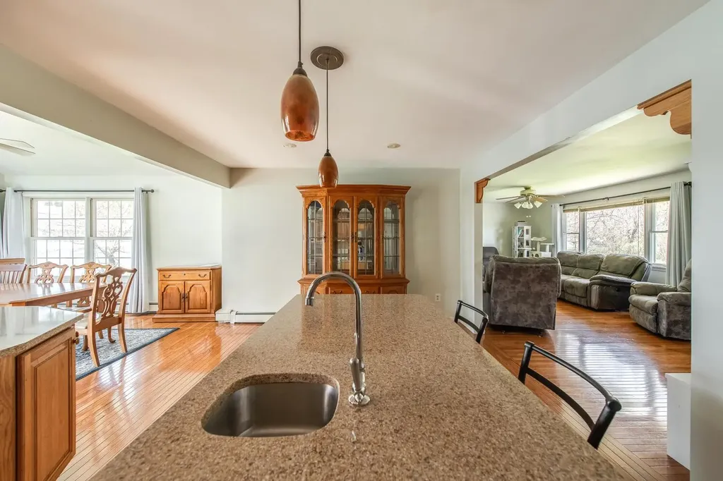 15 Simmons Drive Saugerties NY 12477