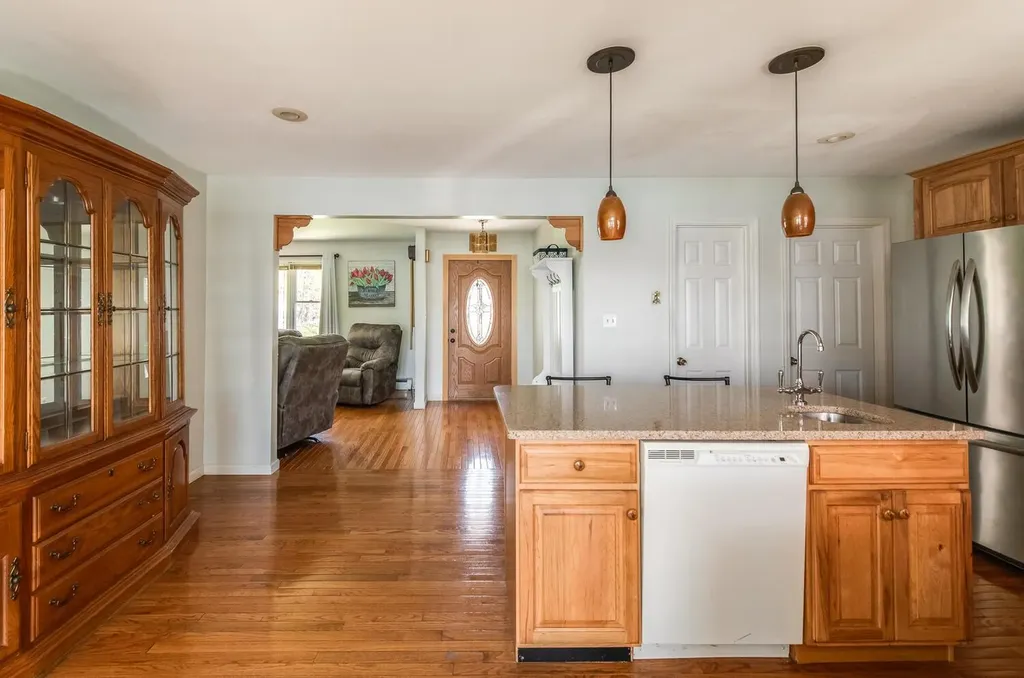 15 Simmons Drive Saugerties NY 12477