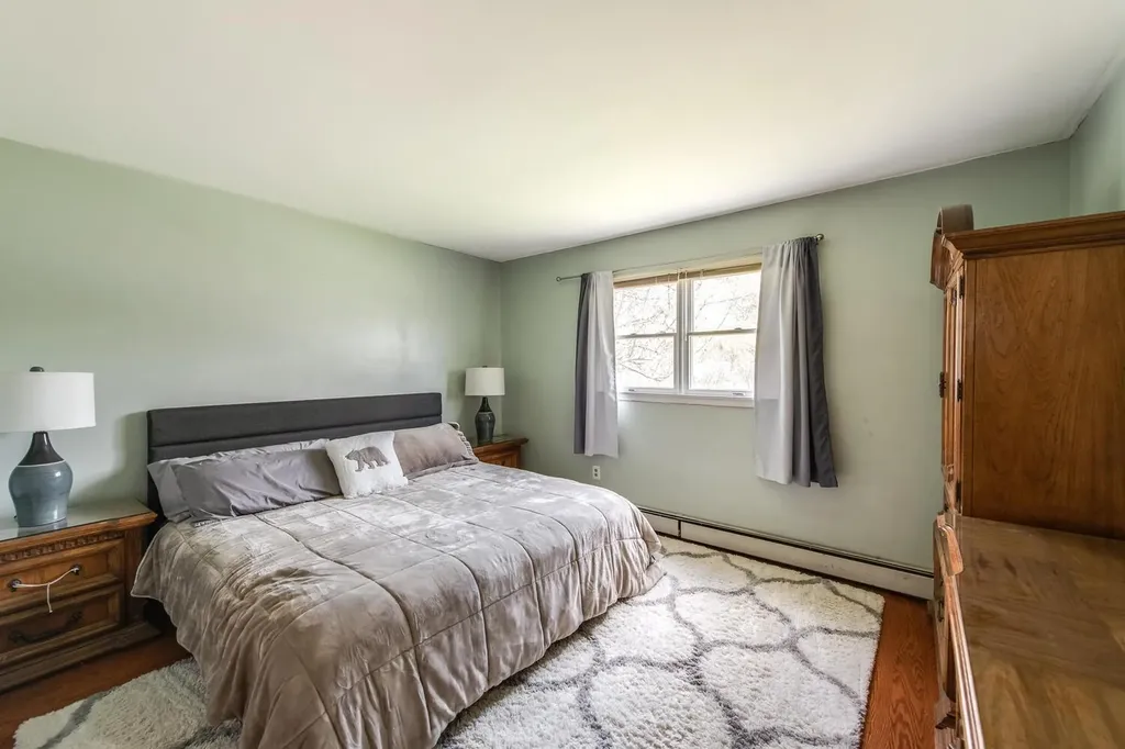 15 Simmons Drive Saugerties NY 12477