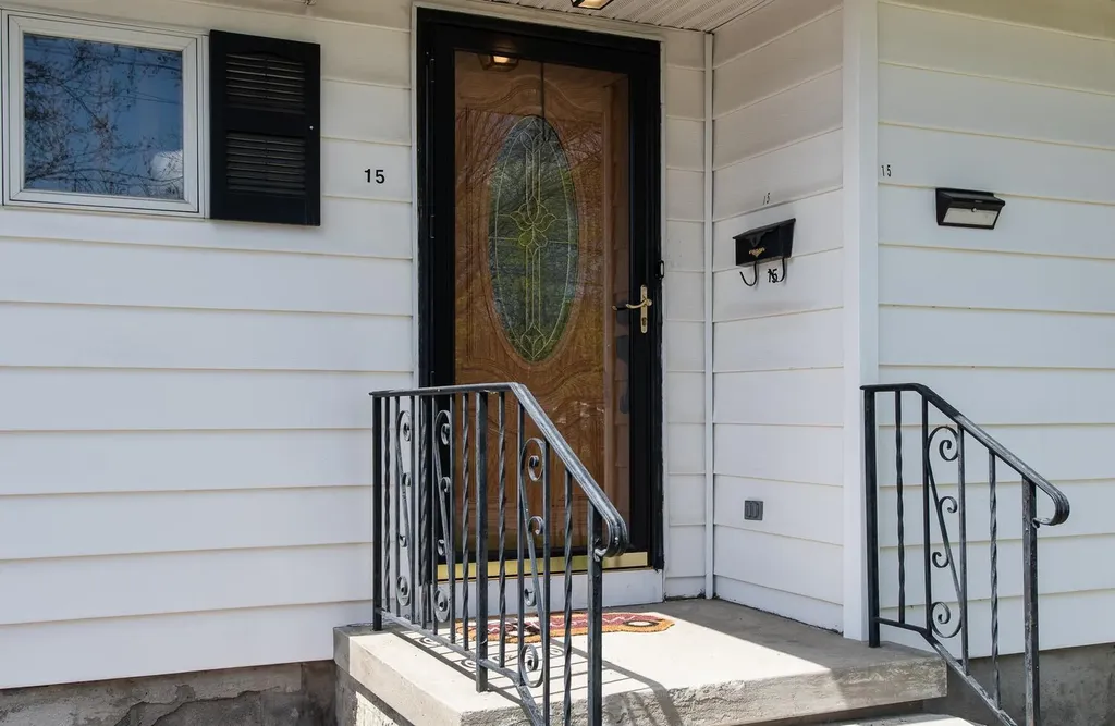 15 Simmons Drive Saugerties NY 12477