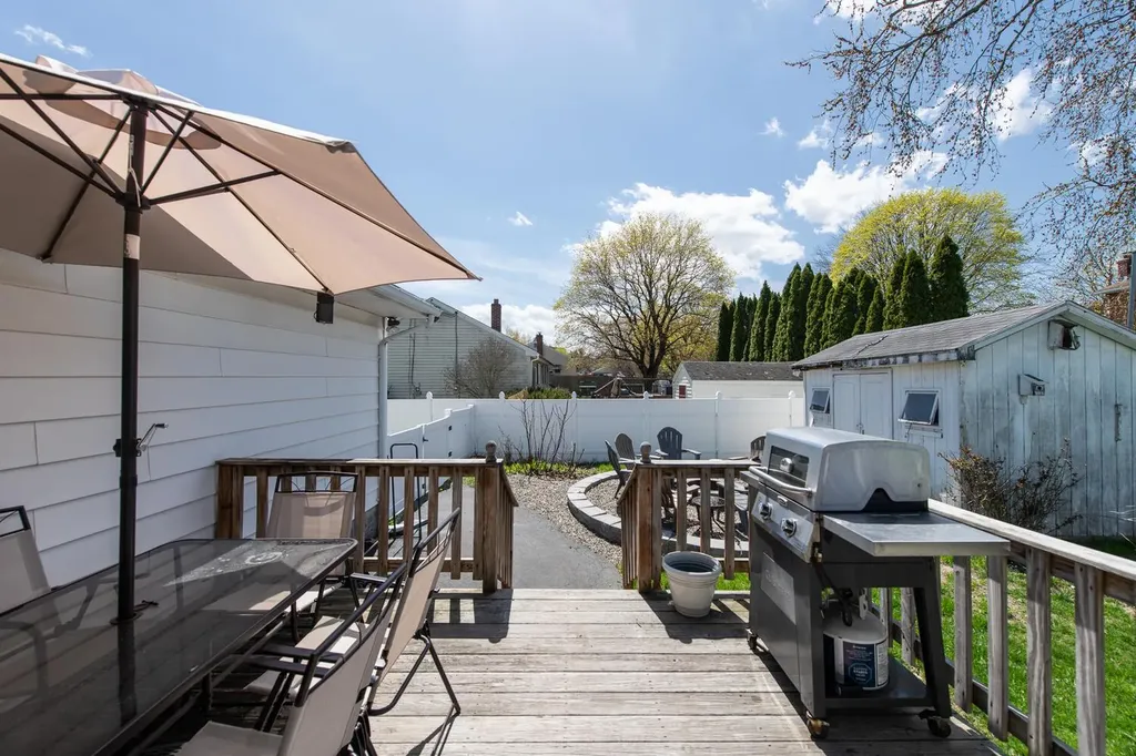 15 Simmons Drive Saugerties NY 12477