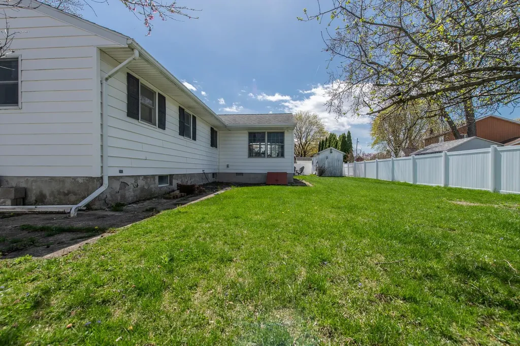 15 Simmons Drive Saugerties NY 12477