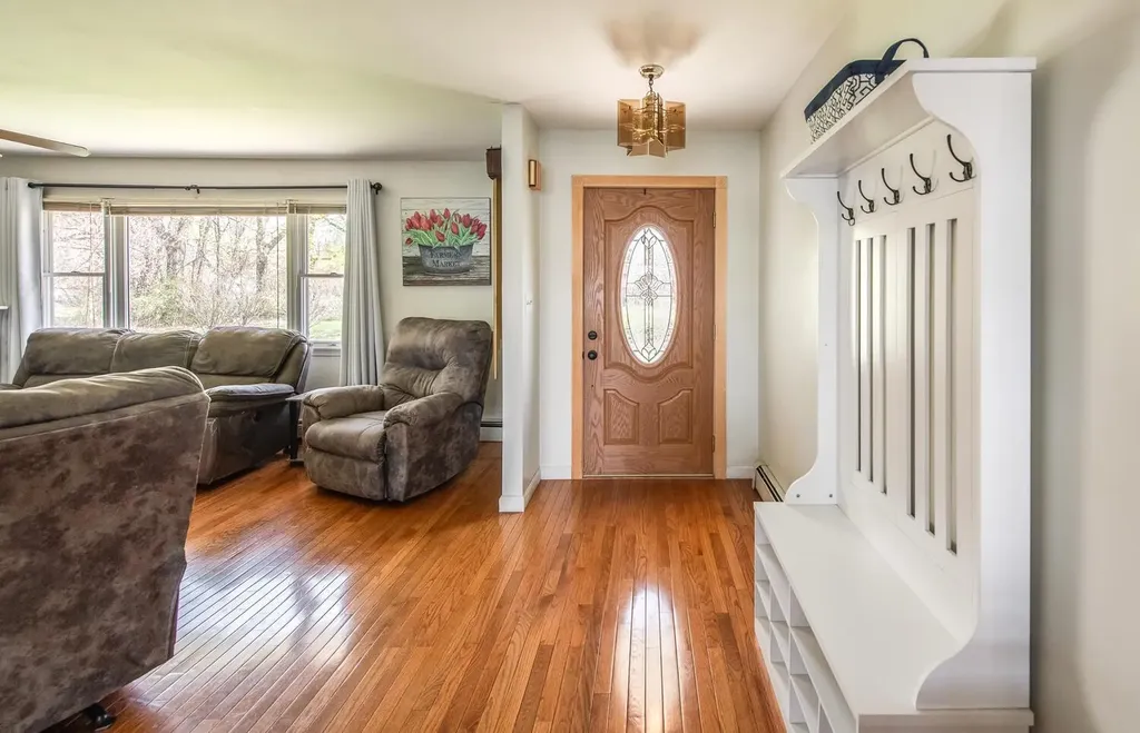 15 Simmons Drive Saugerties NY 12477