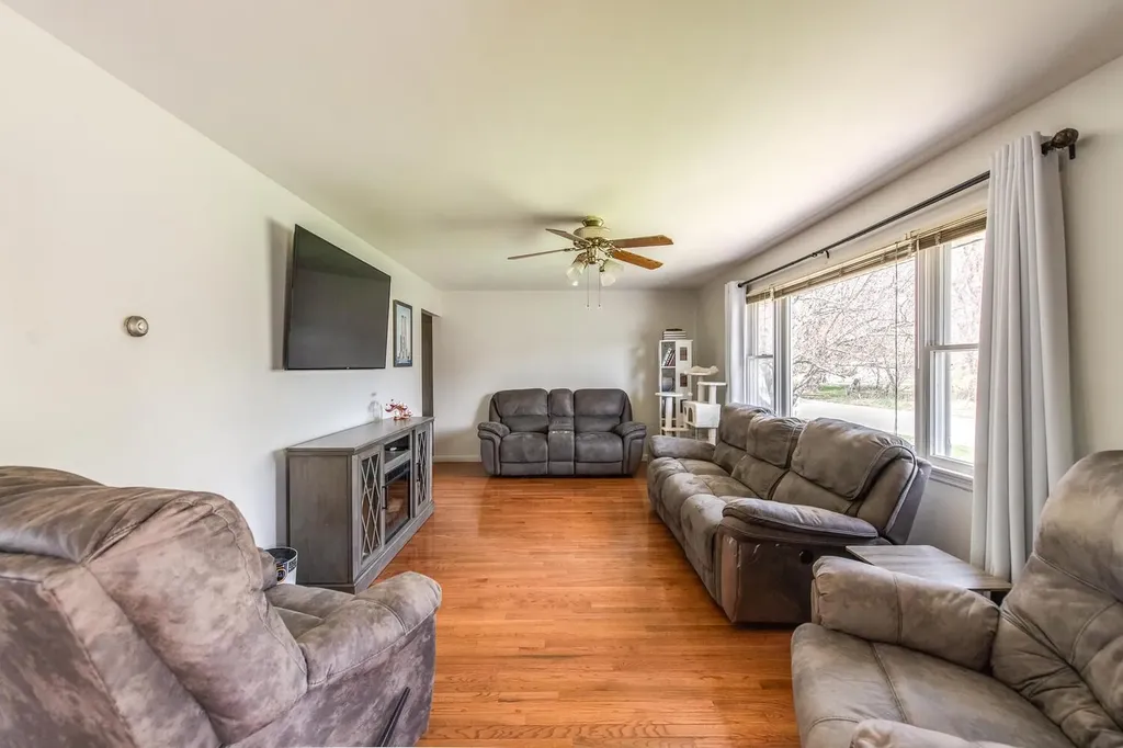 15 Simmons Drive Saugerties NY 12477