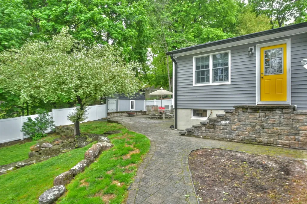32 Maplewood Boulevard Suffern NY 10901