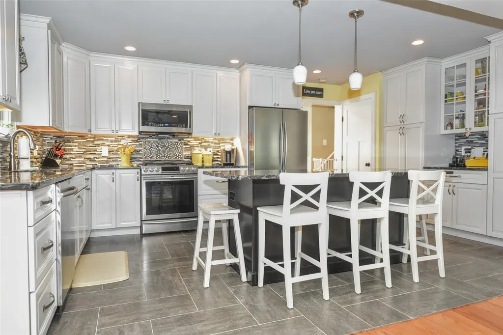 32 Maplewood Boulevard Suffern NY 10901