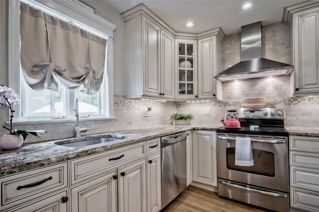 55 Hillside Avenue Saint James NY 11780