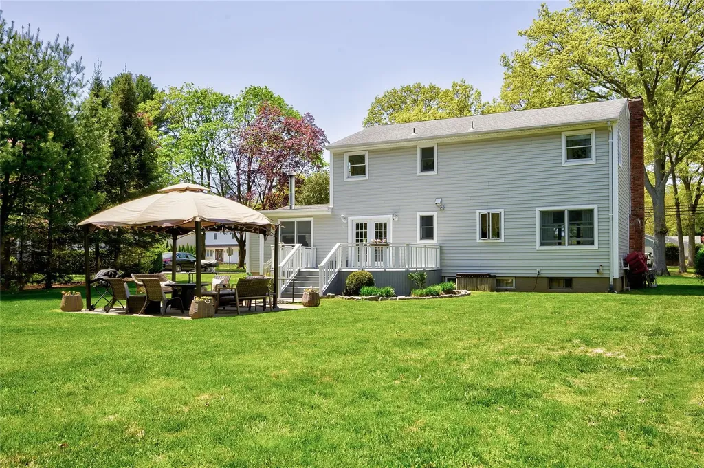 55 Hillside Avenue Saint James NY 11780
