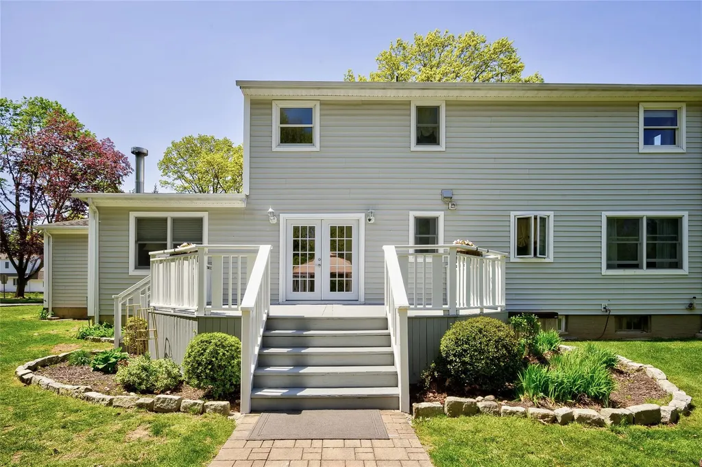 55 Hillside Avenue Saint James NY 11780