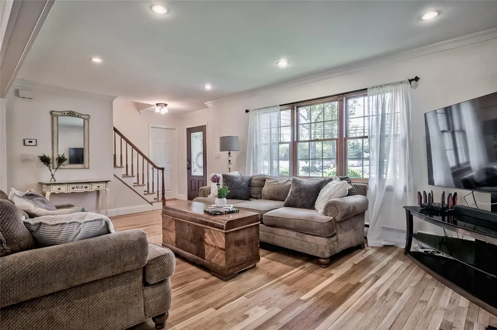 55 Hillside Avenue Saint James NY 11780