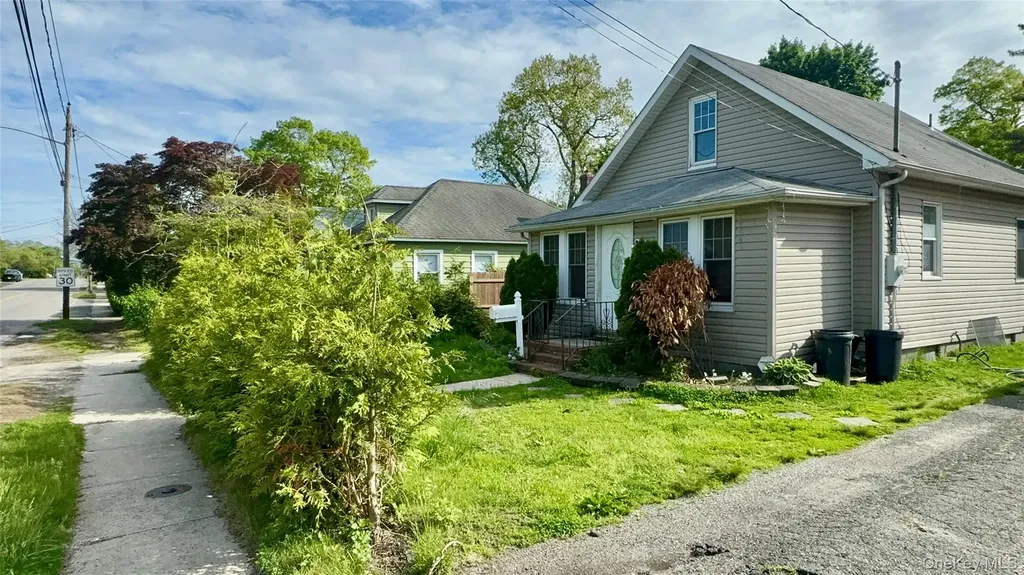 519 Sweezy Avenue Riverhead NY 11901