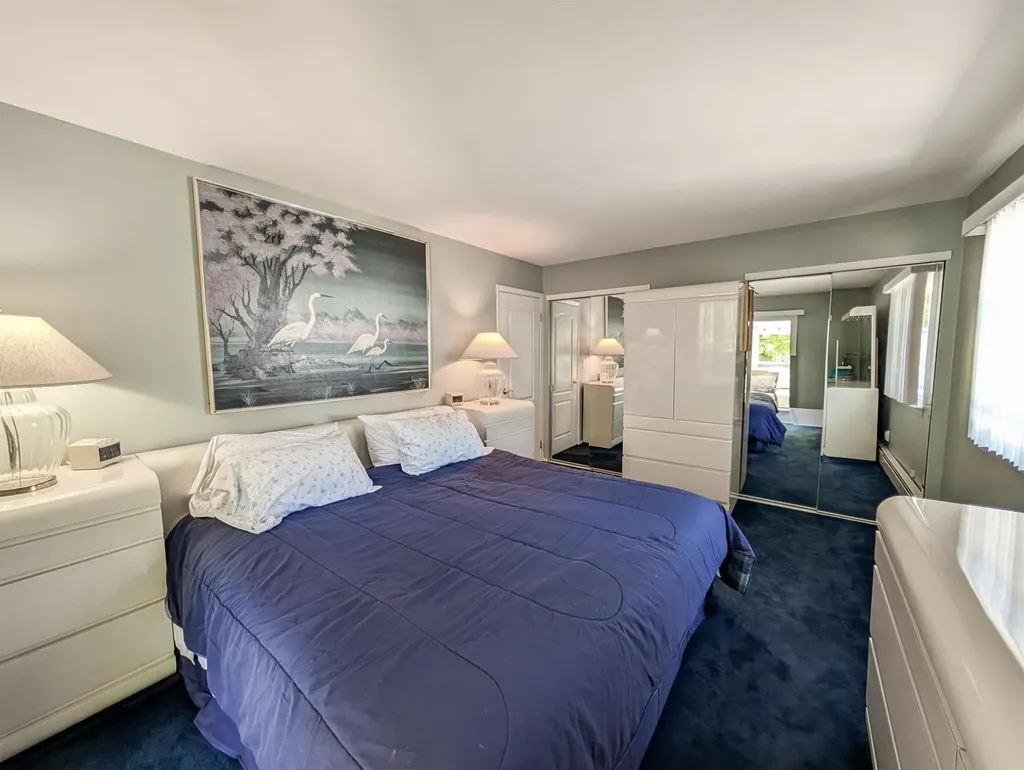 40 E Belmont Street Bay Shore NY 11706