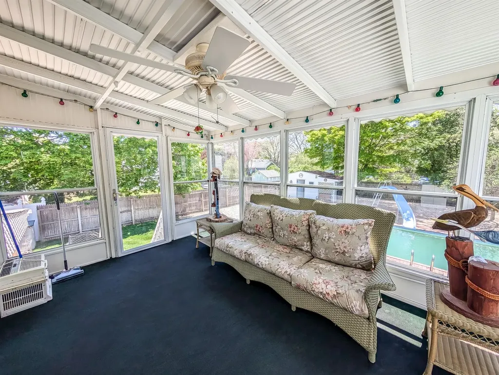40 E Belmont Street Bay Shore NY 11706