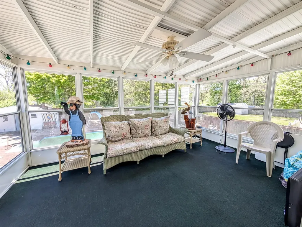 40 E Belmont Street Bay Shore NY 11706