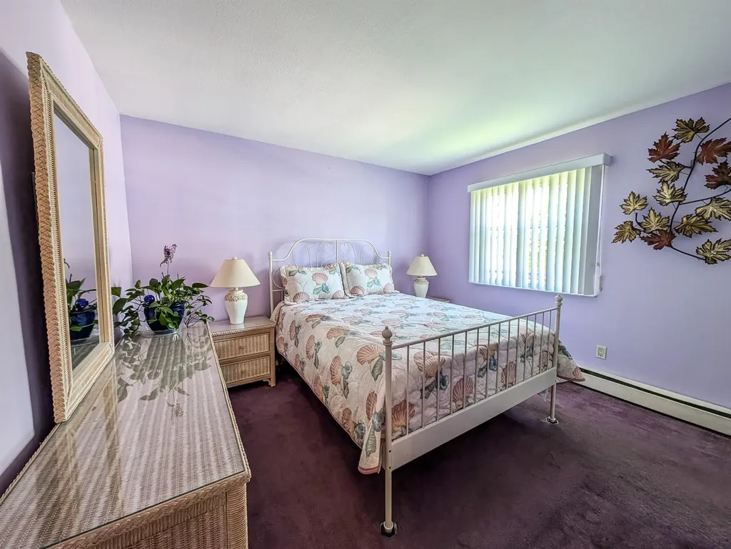40 E Belmont Street Bay Shore NY 11706