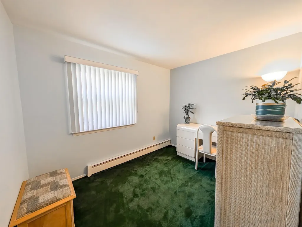 40 E Belmont Street Bay Shore NY 11706