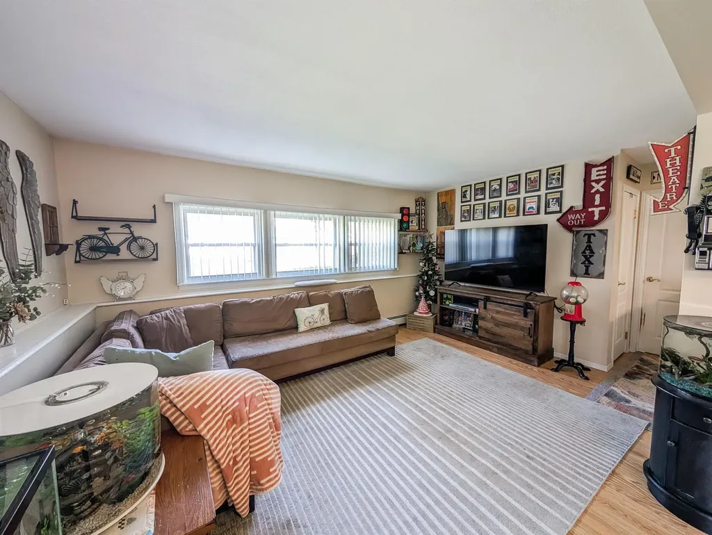 40 E Belmont Street Bay Shore NY 11706