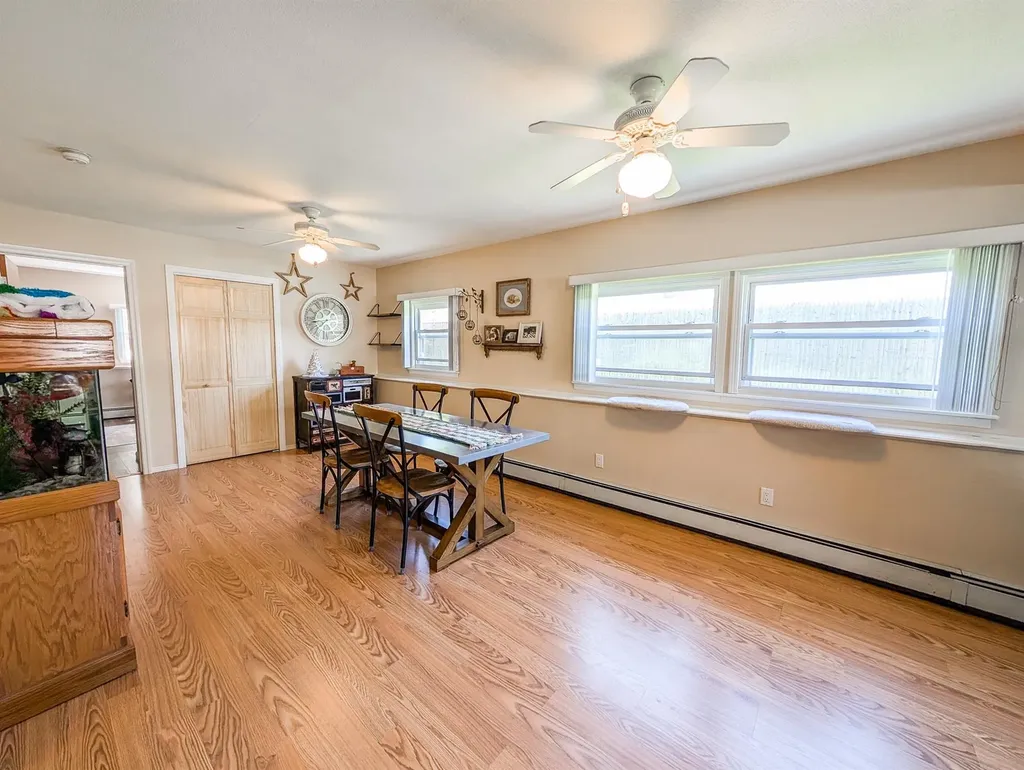 40 E Belmont Street Bay Shore NY 11706
