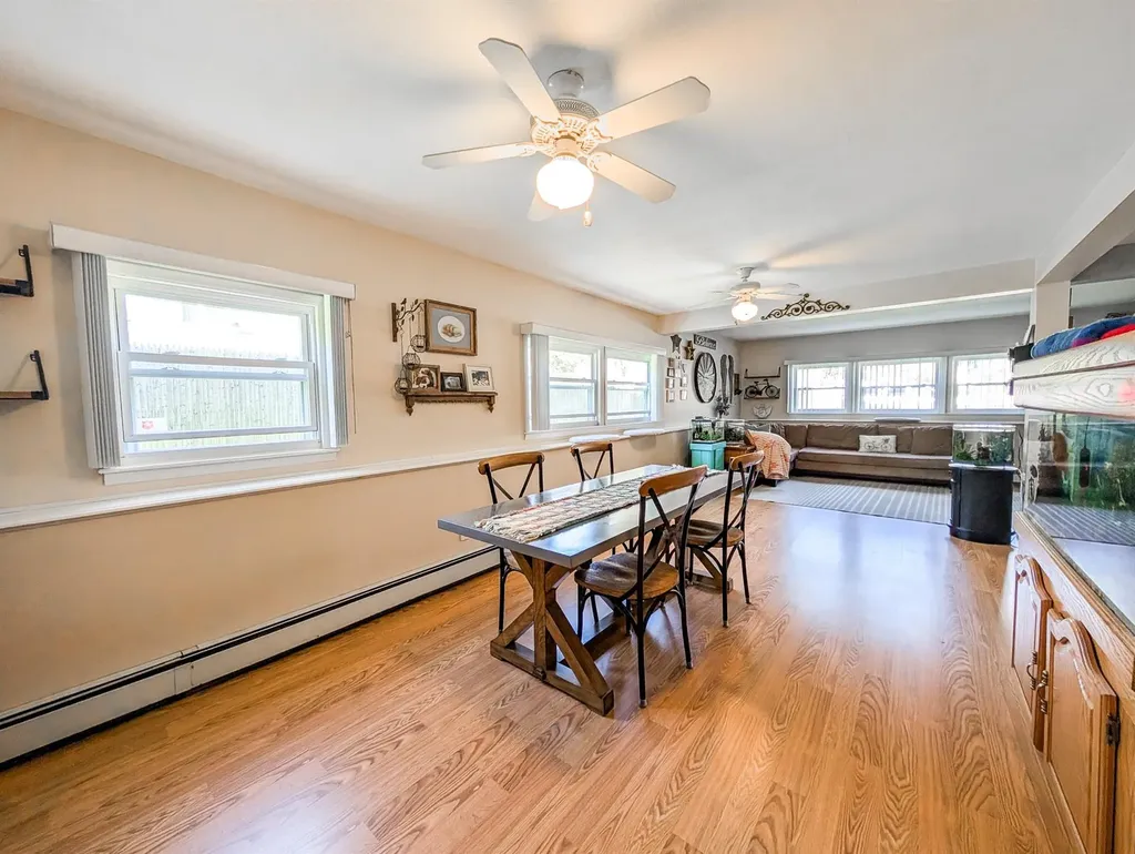 40 E Belmont Street Bay Shore NY 11706