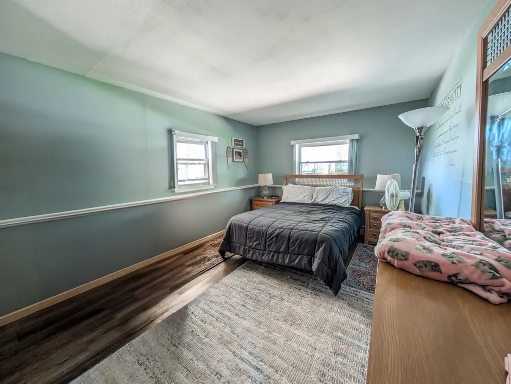 40 E Belmont Street Bay Shore NY 11706