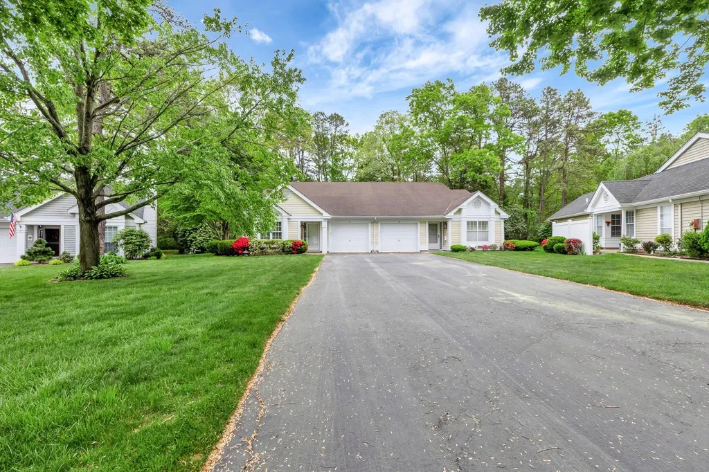 71 Glen Drive Ridge NY 11961