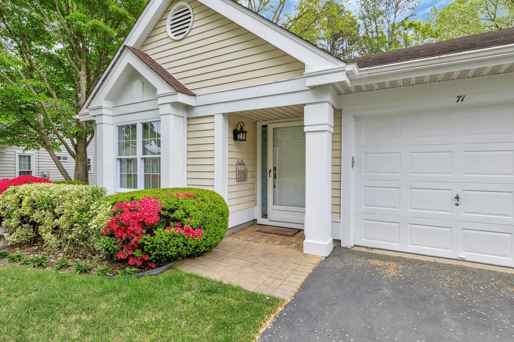 71 Glen Drive Ridge NY 11961