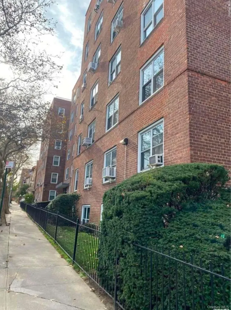 34-10 75th Street Jackson Heights NY 11372