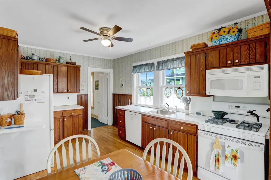 53 Church Avenue Islip NY 11751